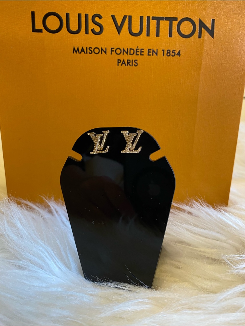 🛍️Louis Vuitton Authentic & Iconic Monogram LV Stud Earrings w Full Packaging
